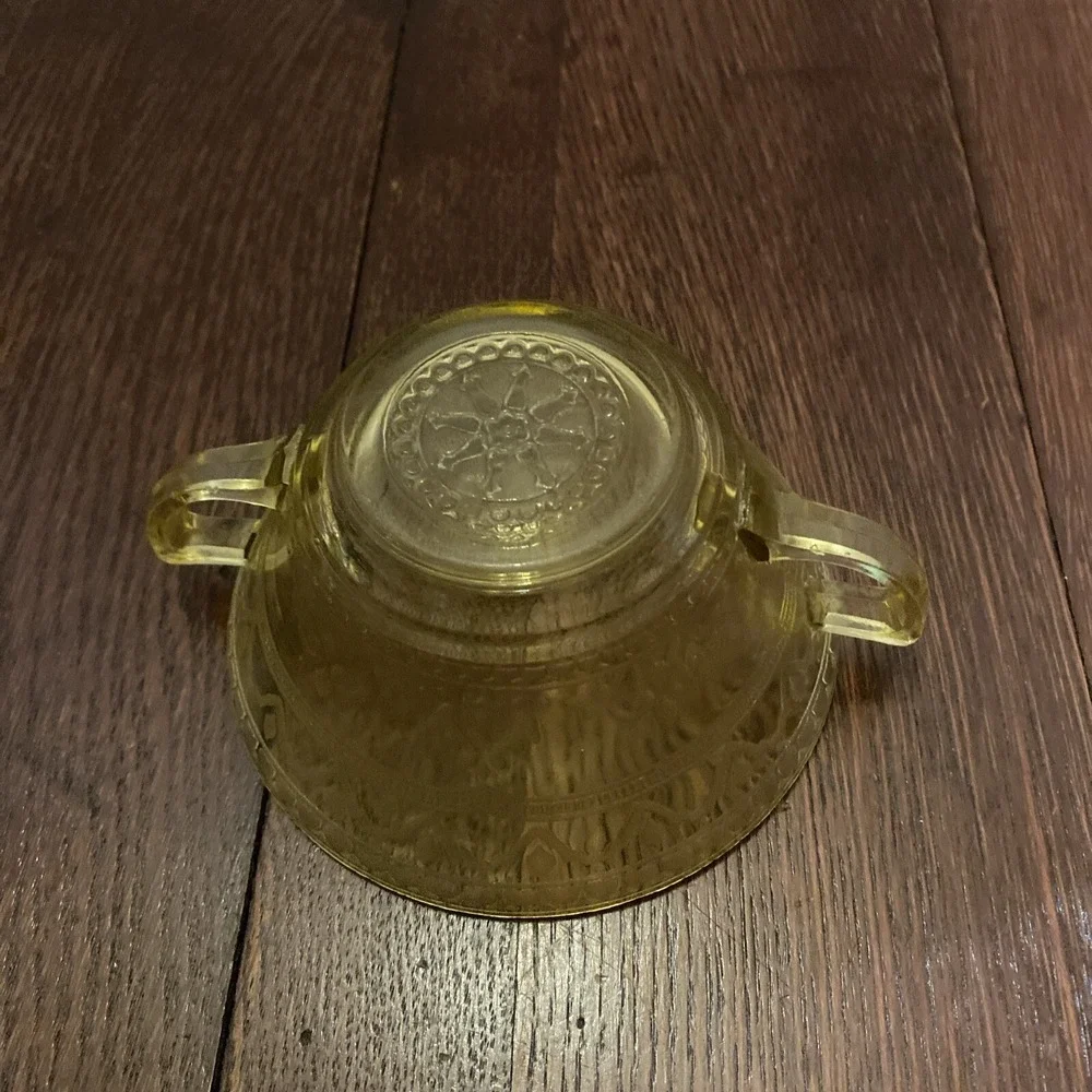 Federal Glass Company Patrician Spoke Yellow Depression Glass‎ Cream Soup Bowl